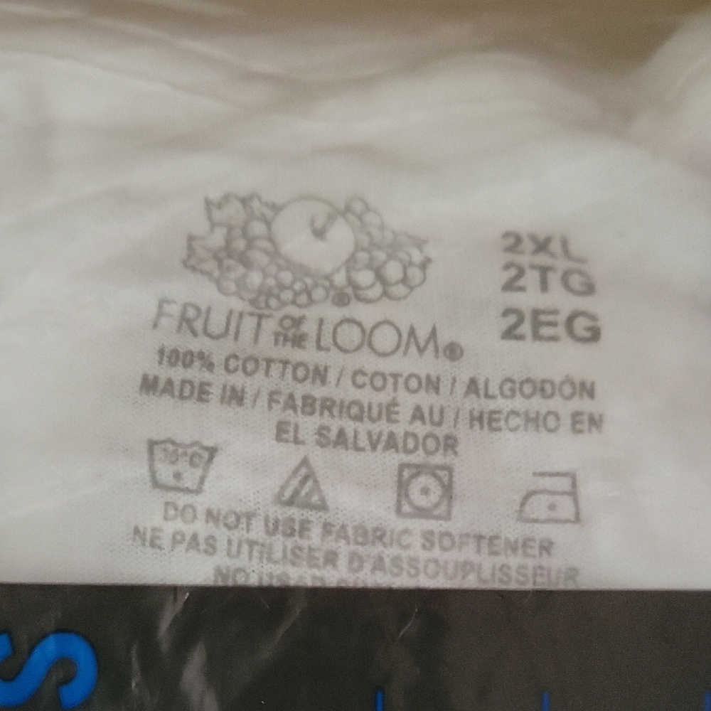 XXL Fruit of the Loom White 2XL Men's V-Neck T-Shirts ( 4 pieces) - Picture 2 of 6